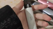 悦刻五代怎么调节烟雾大小？