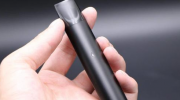 悦刻电子烟一吸就闪红灯怎么办？
