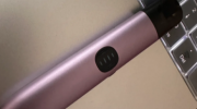 悦刻能用手机充电器充电吗？