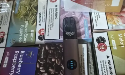 悦刻五代一吸就亮红灯震动换个烟弹就好了吗？